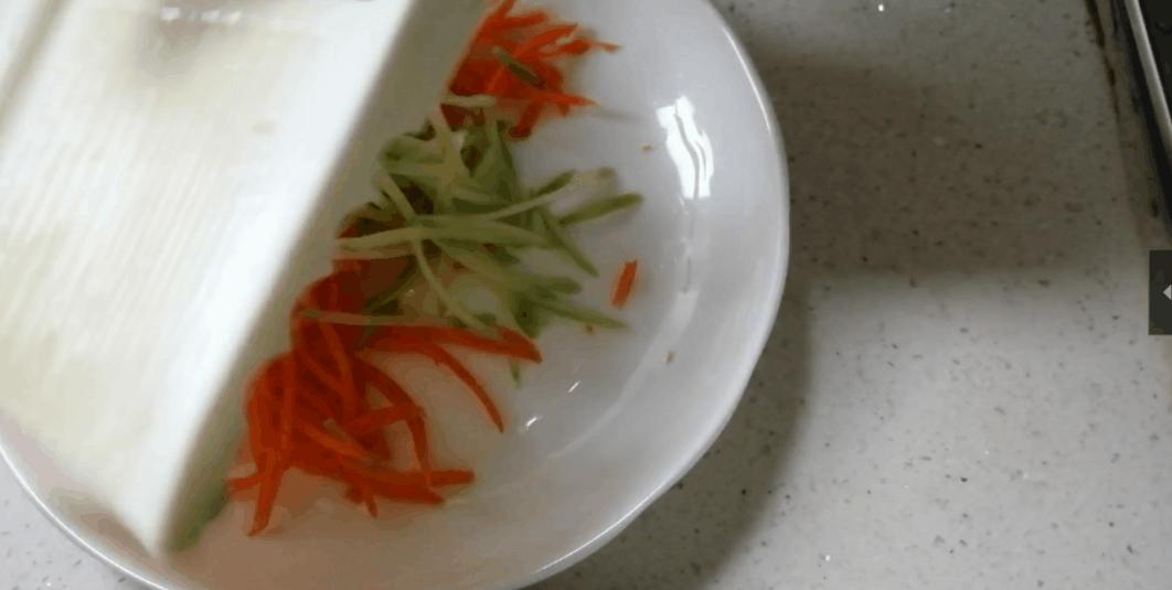 酱油炒面粘锅,炒粉炒面一放酱油就粘锅