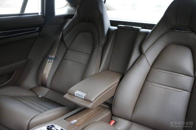 保时捷panamera混动深度测试 (全新保时捷panamera4s 2.9t试驾感受)