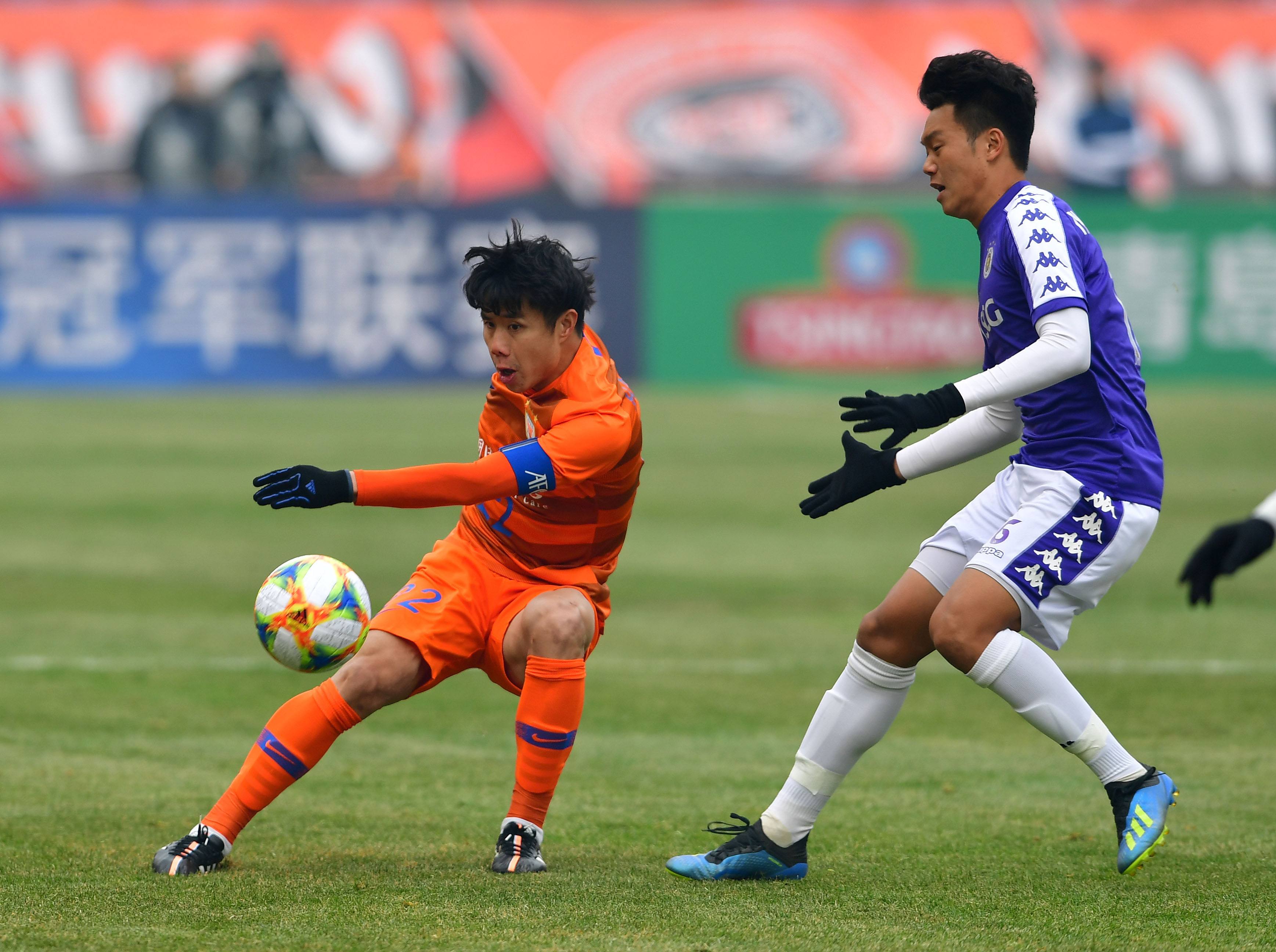 中超裁判组团恶心人,三大主裁5分钟判不出违规,再度刷新下限