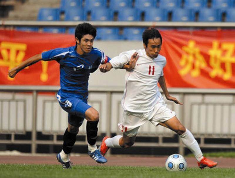 昔日泰达蒿俊闵接班人今在餐饮队踢野球一战成星后即刻陨落