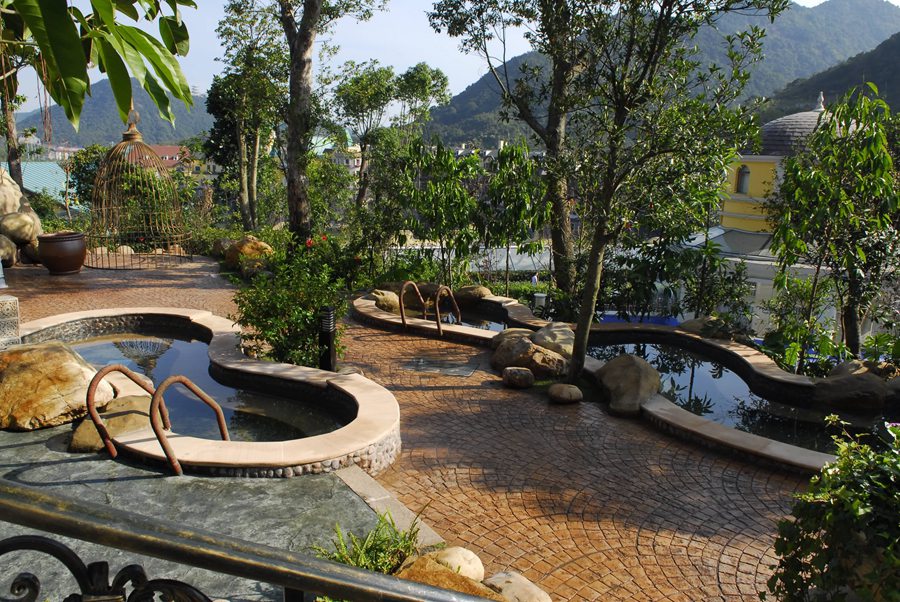 华侨城瀑布酒店房+餐+票，全部只要499！景区VIP通道免排队等你来