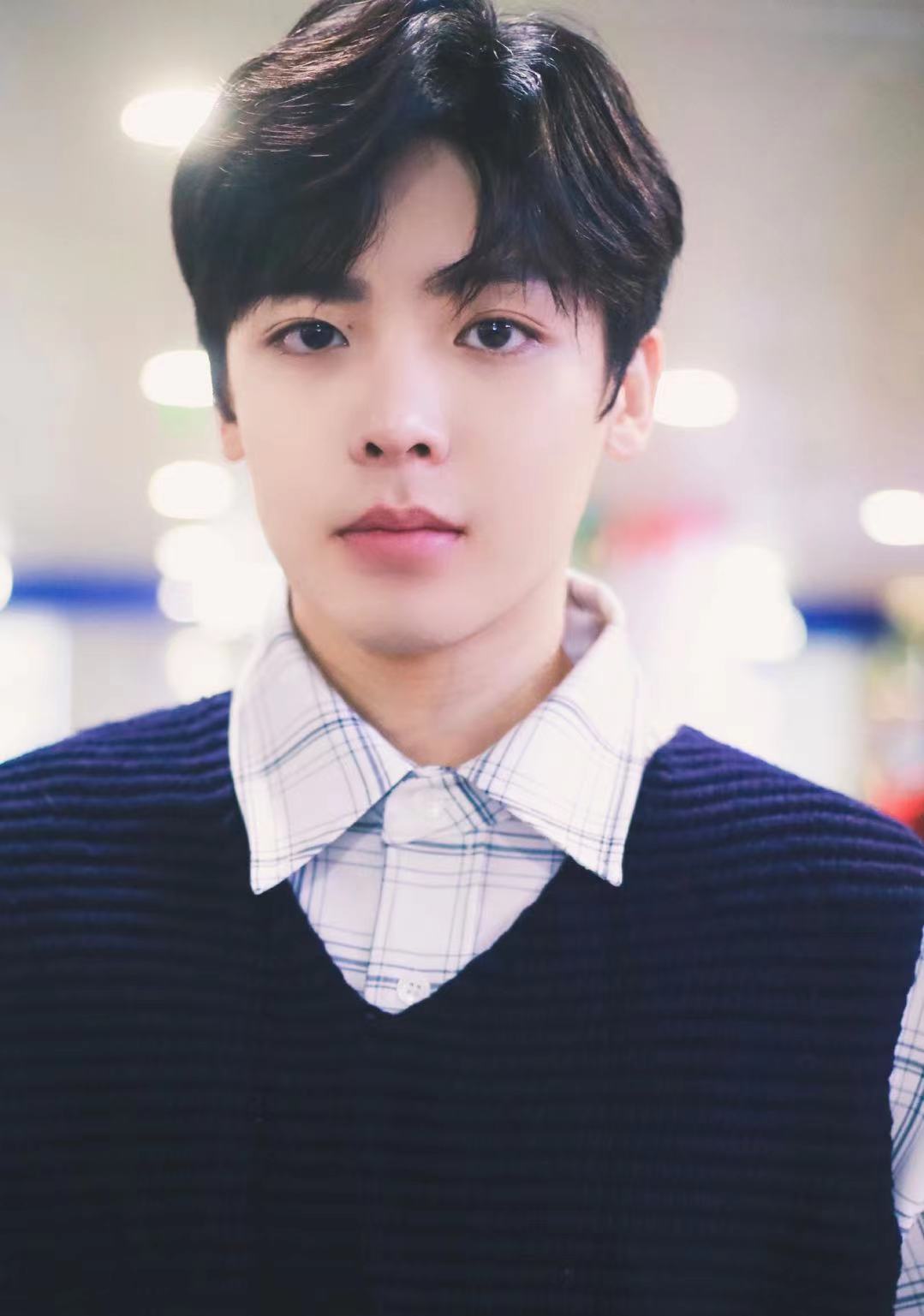 侯明昊原来是sm练习生吗,侯明昊2020年将播出的校园新剧