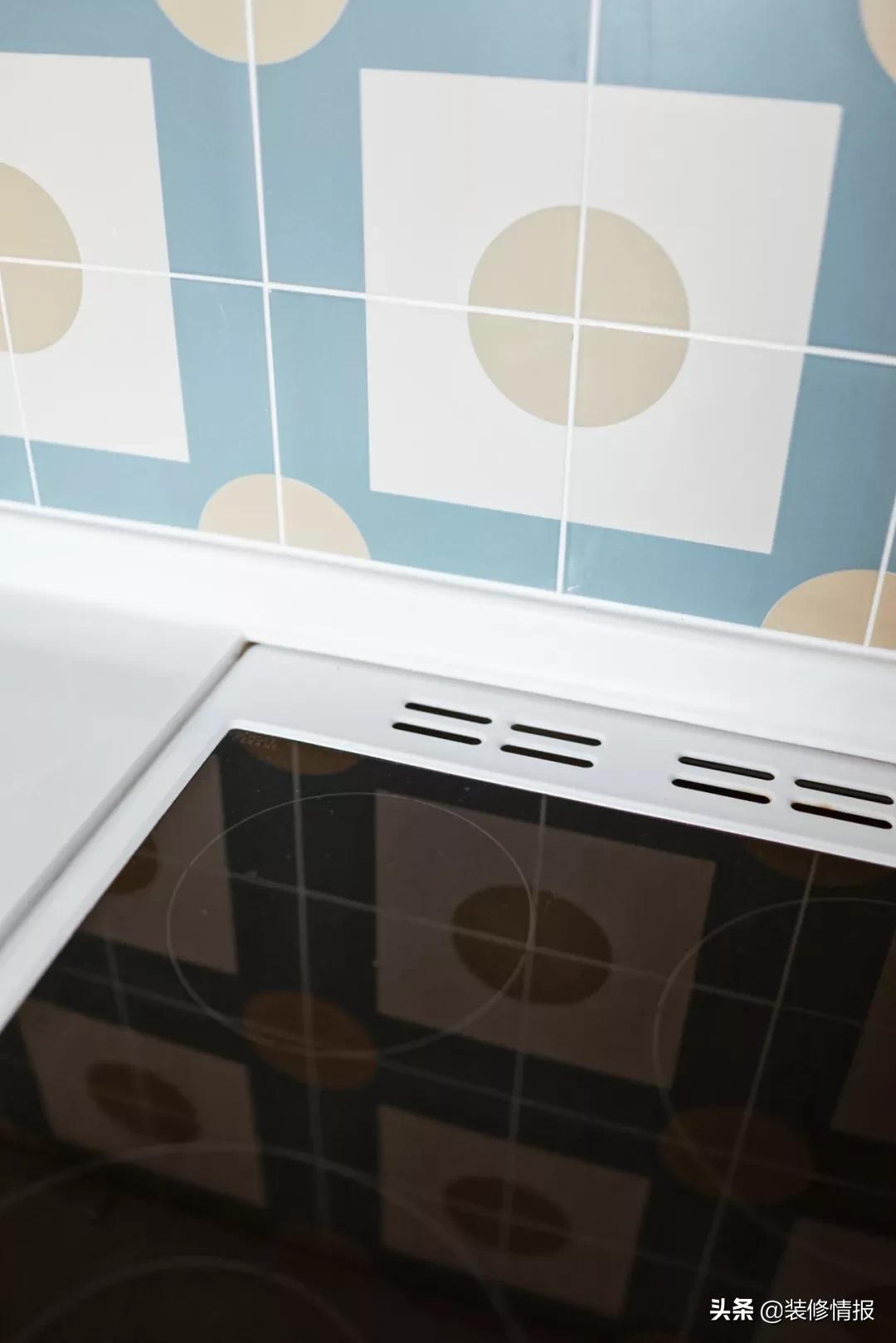 她买下32㎡上海老旧学区房,为女儿打造小桃园还有20㎡舒适大庭院