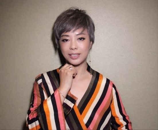 黄绮珊最巅峰现场,黄绮珊揭面大反差