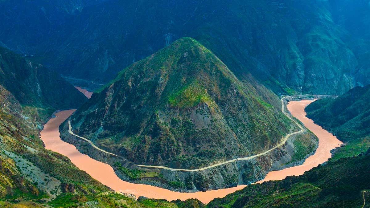 甘孜稻城亚丁景区圣水门优惠,甘孜免门票景点到什么时候