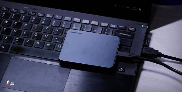 移动硬盘不能超过4g,东芝x300硬盘好吗