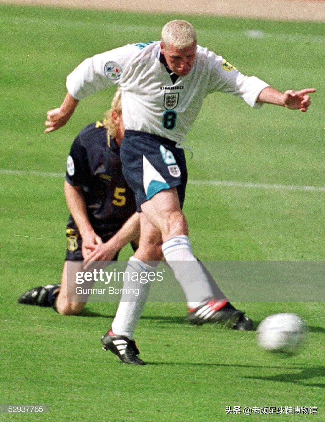 破产酒鬼的球鞋拍卖值6万，加图索的恩人名字成为香港路名