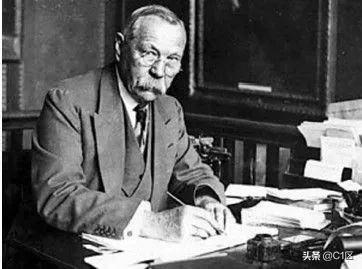 是谁杀死了福尔摩斯,谁杀死了福尔摩斯