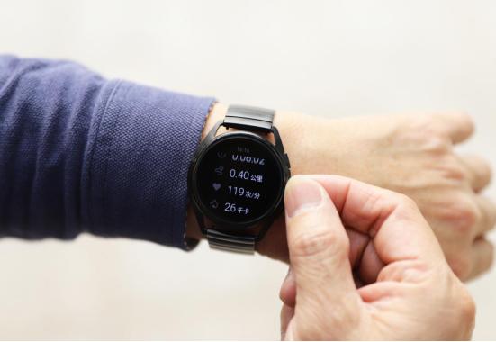 阿玛尼男士手表上手体验,阿玛尼四代