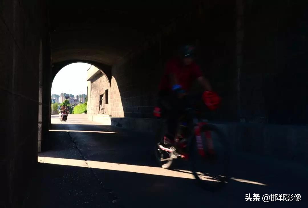 航拍峰峰风景视频,峰峰风景照