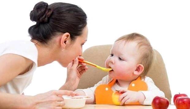 宝宝辅食添加过后便秘,添加辅食后宝宝拉的便便