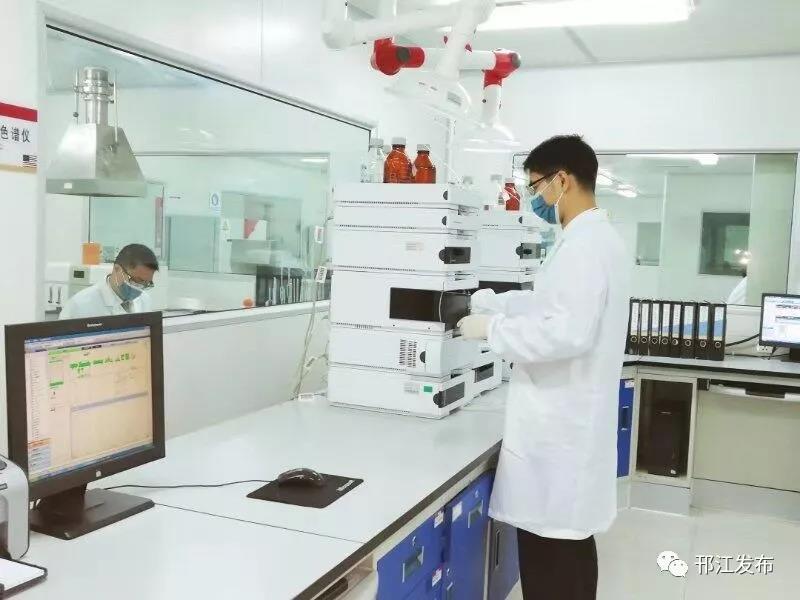 完美参与国标制定，填补国内化妆品检测方法空白，健全禁限用原料检测标准体系