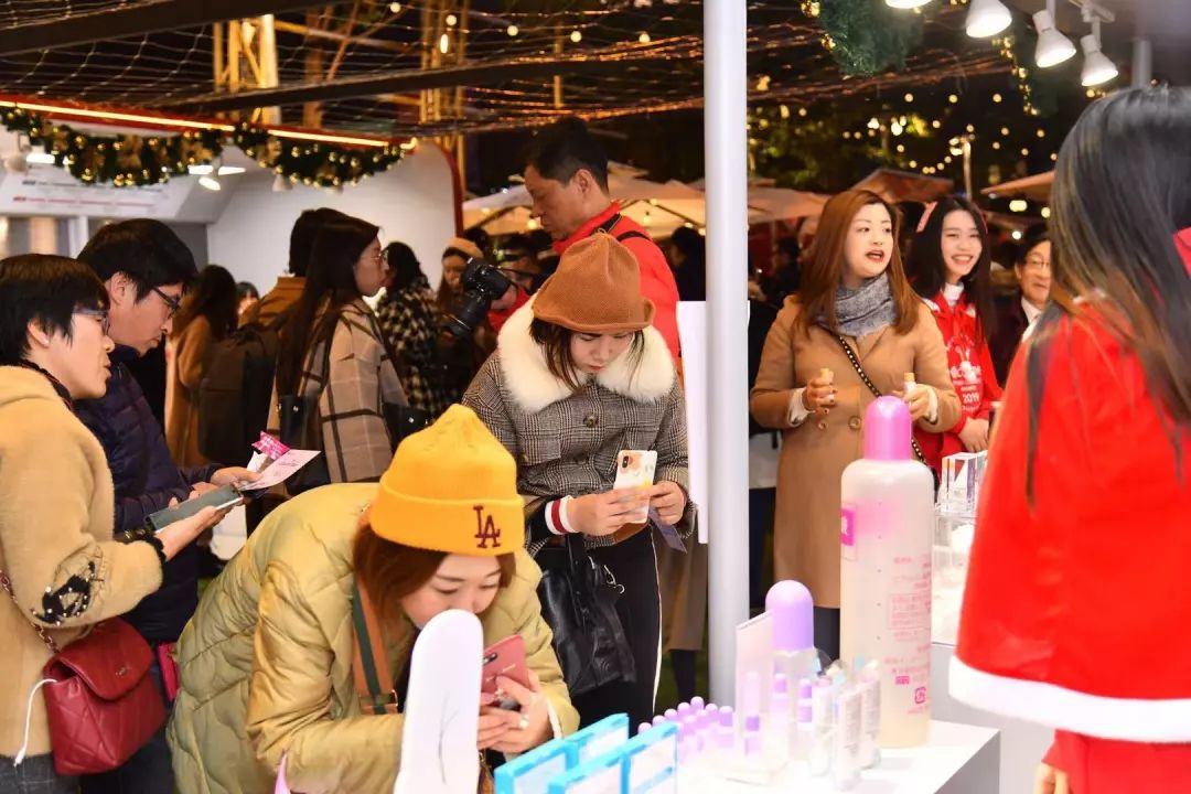 刷屏！上海超嗲@cosme圣诞美妆Party~超多小姐姐等你来撩