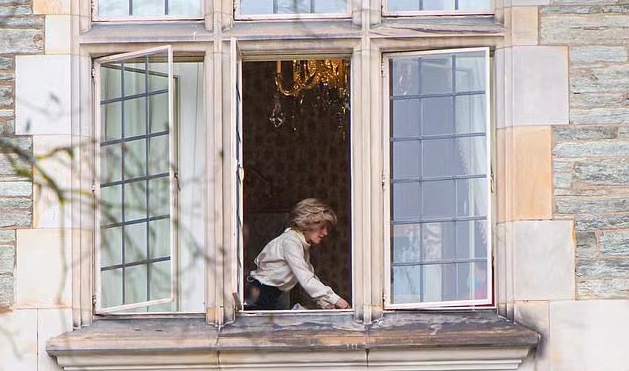 暮光女扮演戴安娜王妃,暮光女神搭配