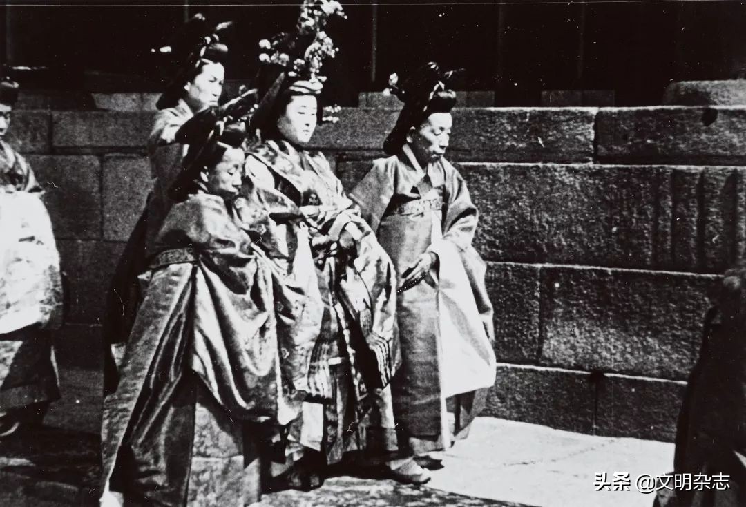 近20年韩国服饰风格,一衣带水服装