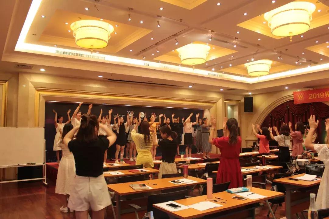 鑱氭ⅵ鍓嶈鑺傜洰,鑱氭ⅵ鍓嶈