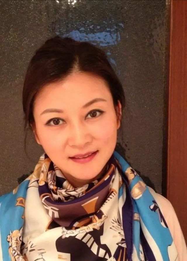 朱晓琳1984年妈妈的吻专辑完整版,朱晓琳第一次唱妈妈的吻歌曲视频