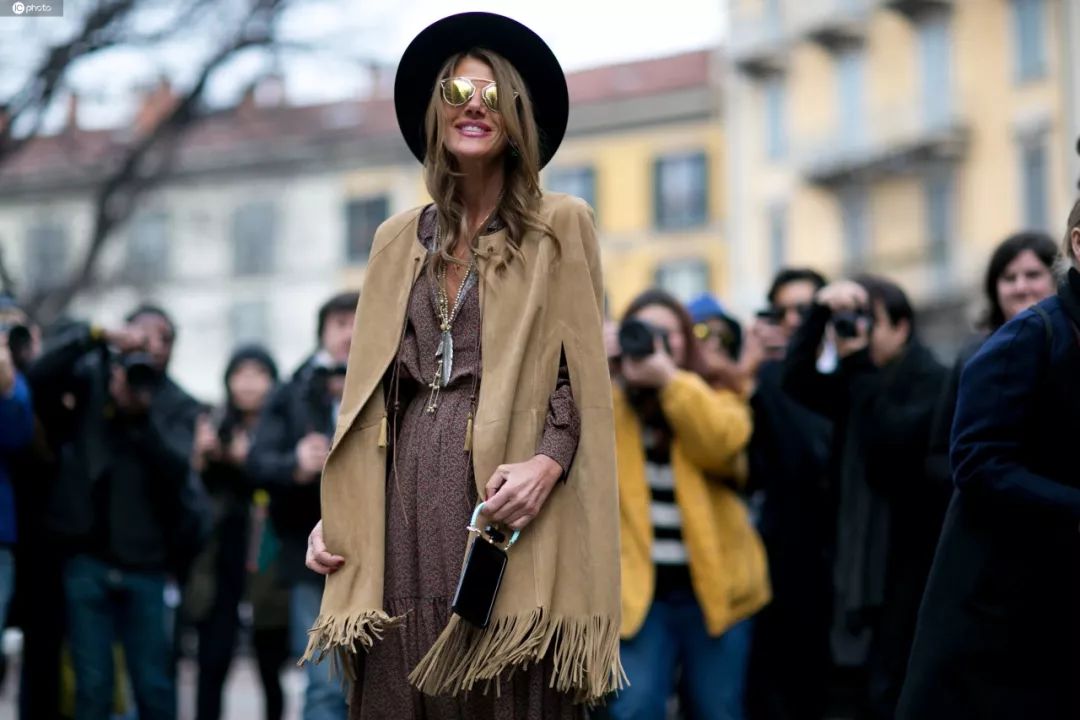 斗篷外套怎么搭配好看,斗篷外套怎么穿搭