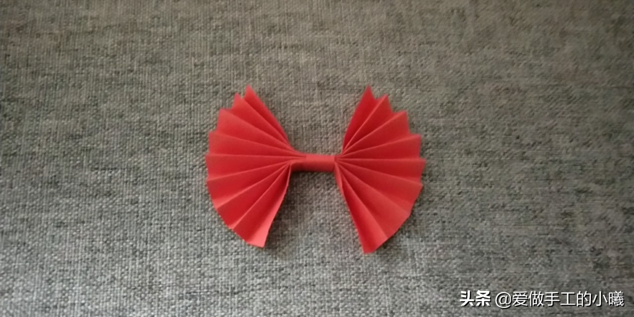 蝴蝶结折纸怎样贴在贺卡上好看,折纸简单又漂亮的蝴蝶结收纳盒