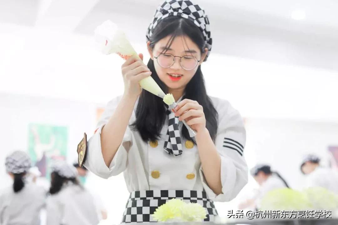 烘焙学校推荐零基础学烘焙全套,想学烘焙怎么选专业