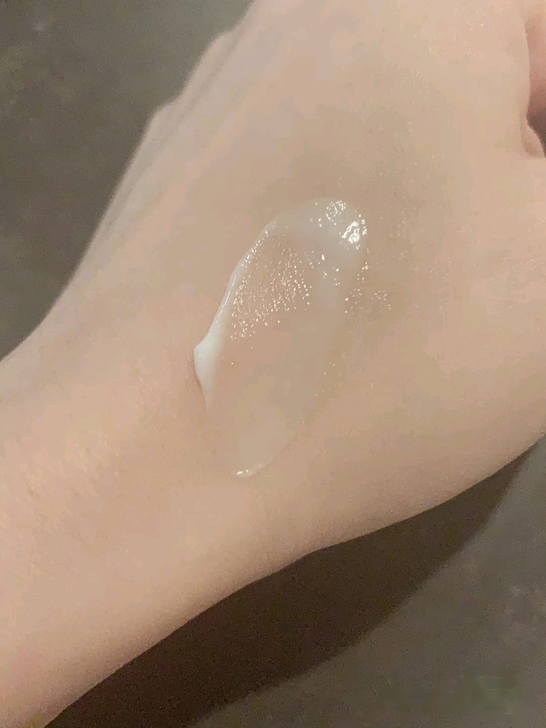 科颜氏高清爽面霜和艾珂薇面霜,干皮用科颜氏高保湿面霜适合夏天