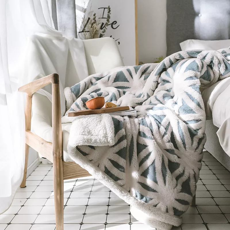 送给经常熬夜的女生什么礼物,有什么适合送给女朋友的礼物