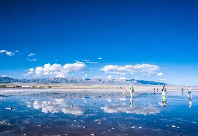 在公路旁随手一拍都是美景,中国有一条公路每一公里都是美景