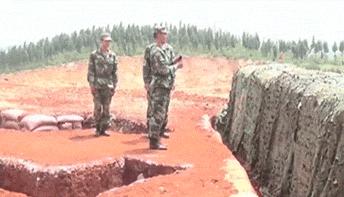 空中一字马搞笑图,一个突如其来的一字马