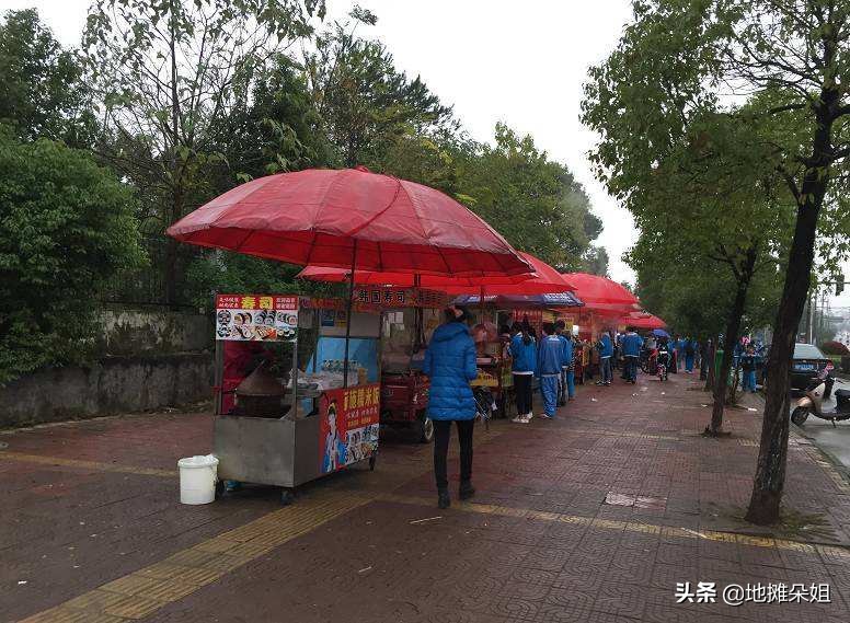 摆地摊卖袜子挣钱吗,卖袜子摆地摊能赚多少钱