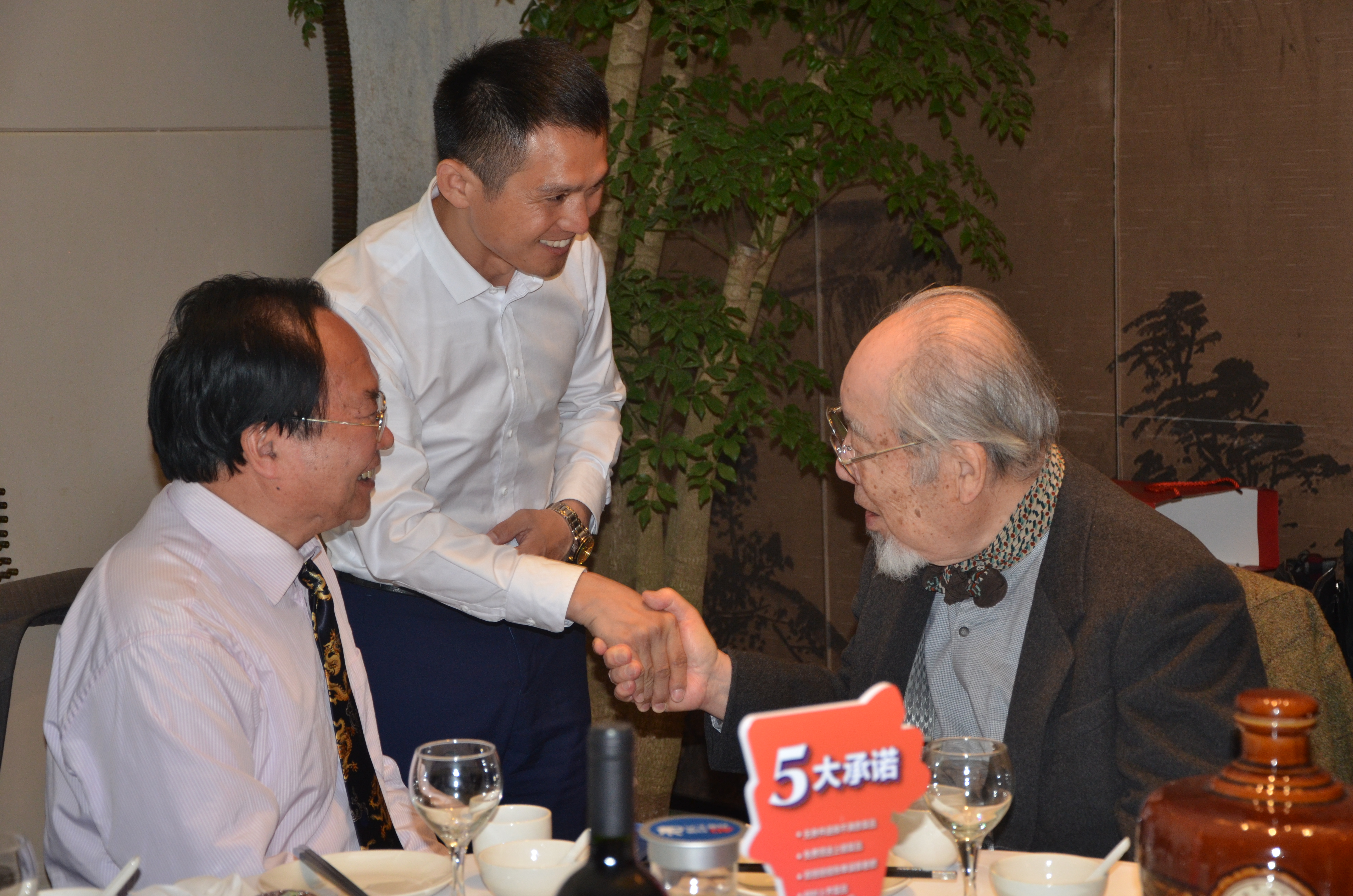 王小虎参加欢迎人民日报海外版日本总代理秋冈先生