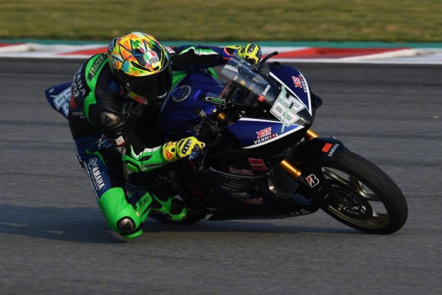 谁说王一博只是赛车男孩，除了摩托车和头盔，他还有个烧钱的爱好