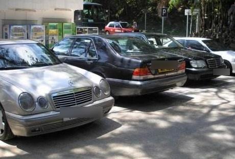 奔驰在香港很畅销，为啥只有S400卖不动？当地人：商场电梯有答案