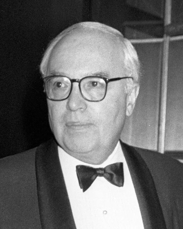 华尔街之狼卖证券片段,华尔街之狼现实主义