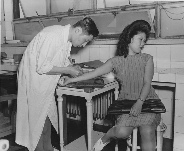 新中国成立之初:封闭*院妓**,改造*女妓**实况