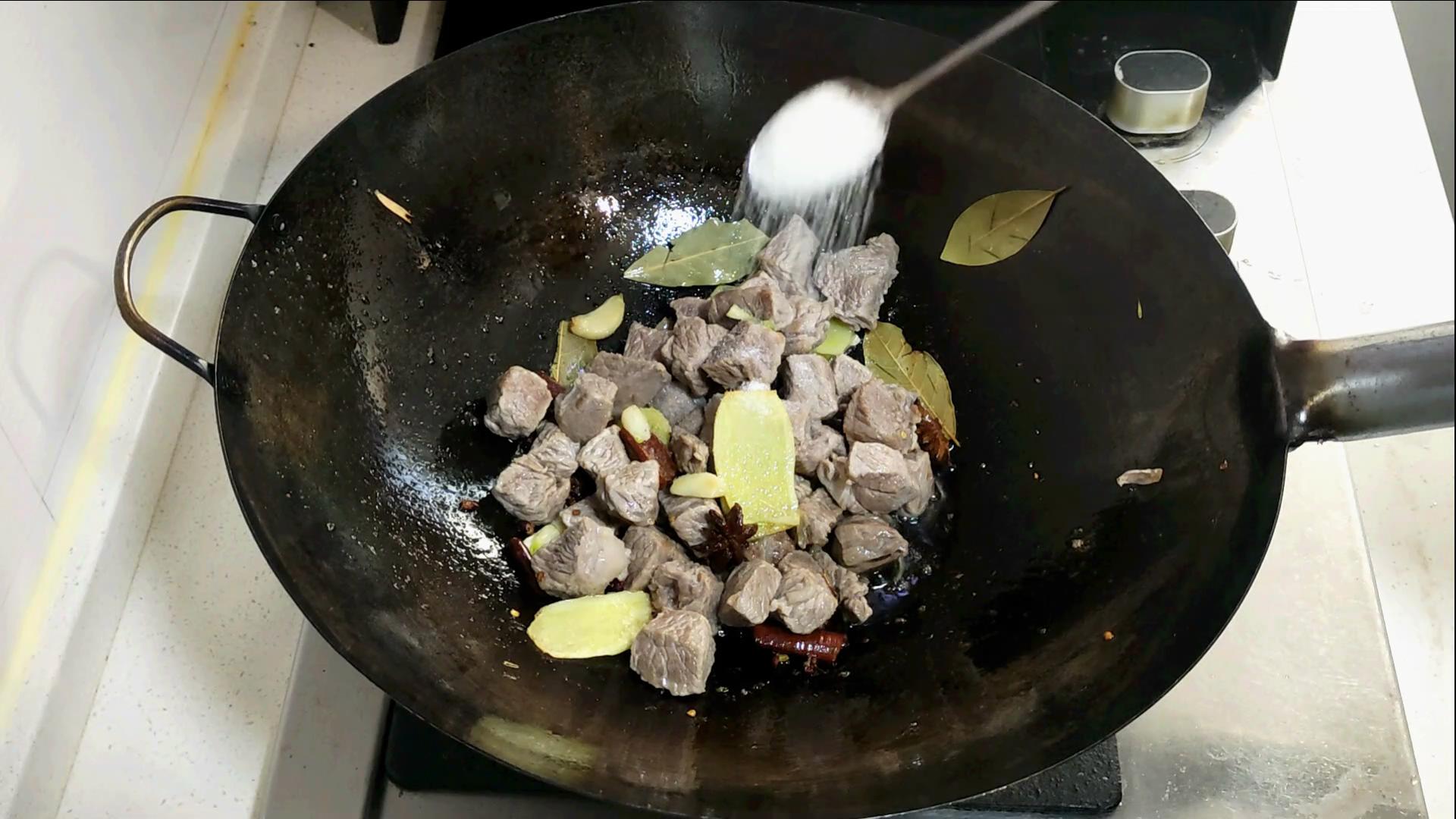 红烧牛肉特别柴怎么补救,牛肉红烧怎么容易烂