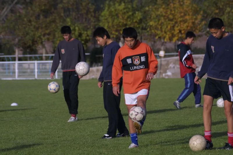 当韩国学生来中国上学,韩国孩子去中国学习