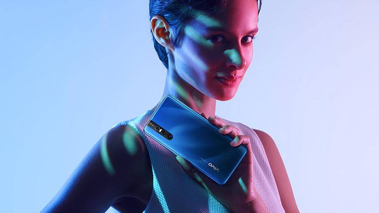 vivox27搭配零界全面屏设计,vivo最美旗舰手机x27全方面解析