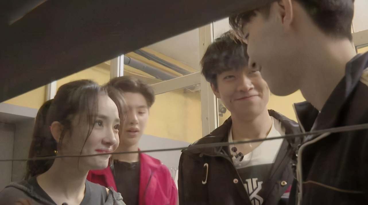 邓伦过生日只有杨幂送祝福？这下可惹怒了粉丝，直呼“伦姐”