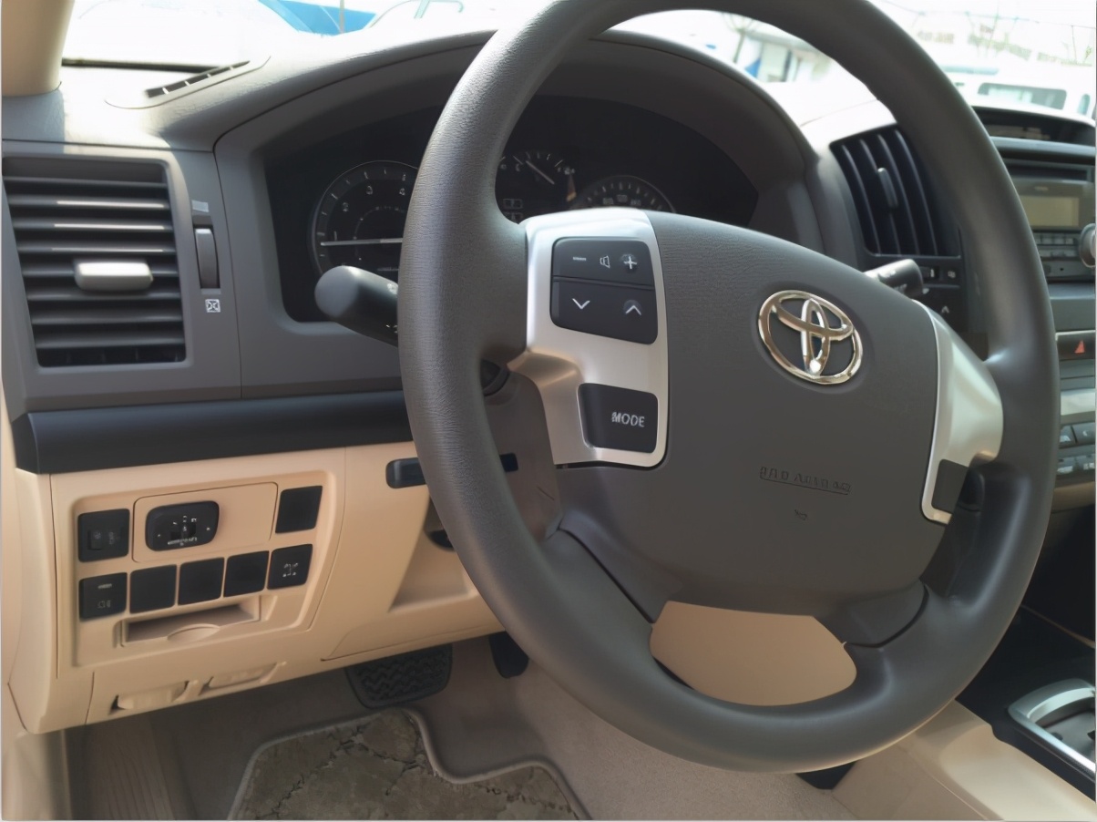 19万买05年的丰田老陆巡值吗？网友：一车传三代，人凉车还在