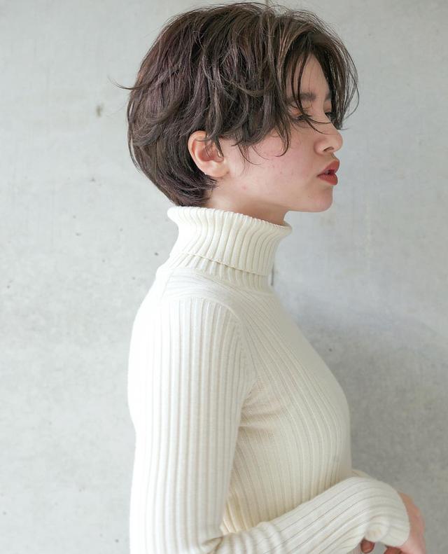 中分短发碎盖,中分碎短发怎么扎