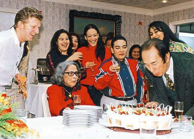 蓝琼缨对利智做了什么,利智与赌王新闻最新消息