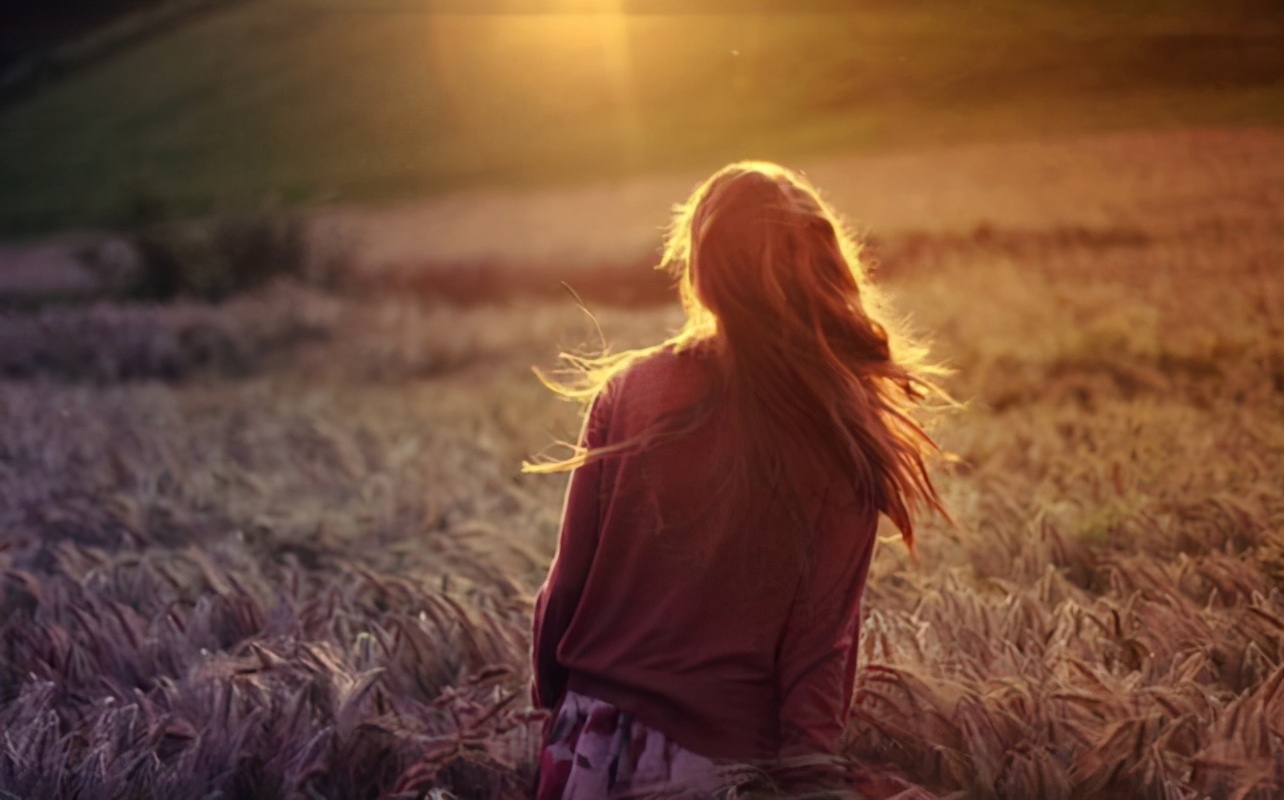 她为了事业放弃爱情,她为爱放弃事业却遭漠视