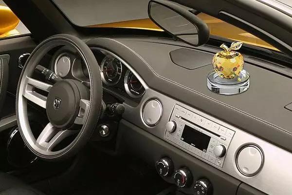 刺眼强光保证驾车安全,夏天开车阳光刺眼怎么解决