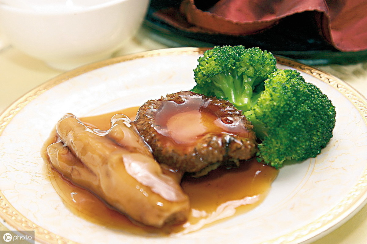 生活在海边的人只能用海鲜充饥,品尝大海的味道纯天然海鲜食材