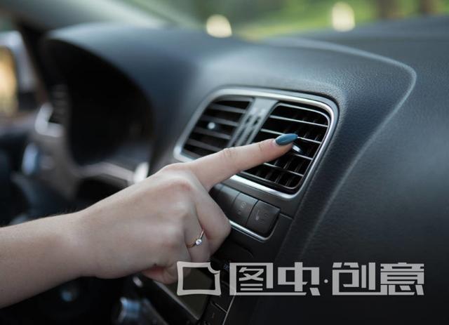 车子内饰脏了怎么清理,车内饰可以用湿毛巾擦吗