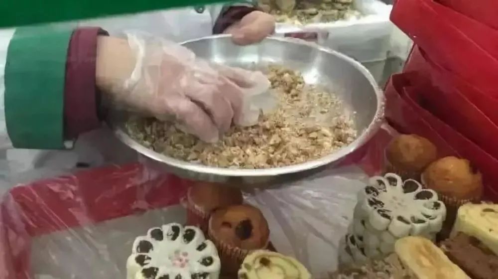 在这座“万年老二”的城市里，只有精神，没有内耗