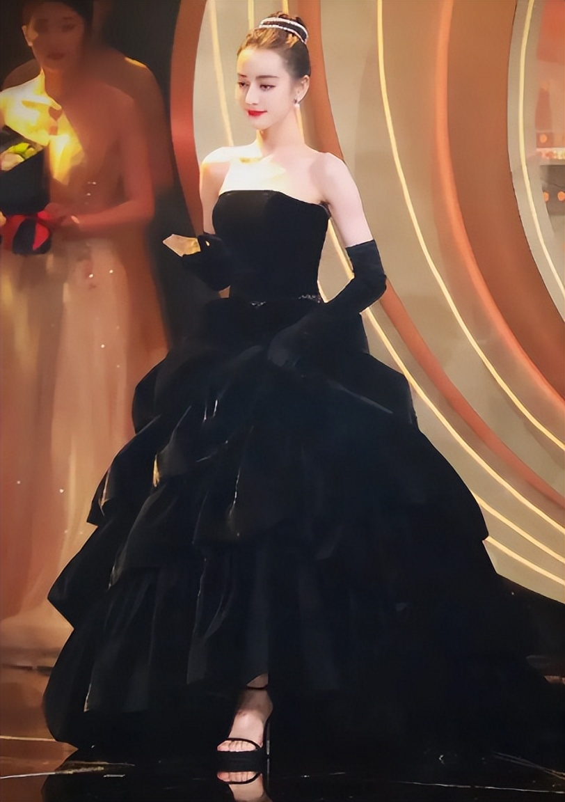 雌竞、厌女，打着“女汉子”旗号装洒脱，奉劝这些女明星别太离谱