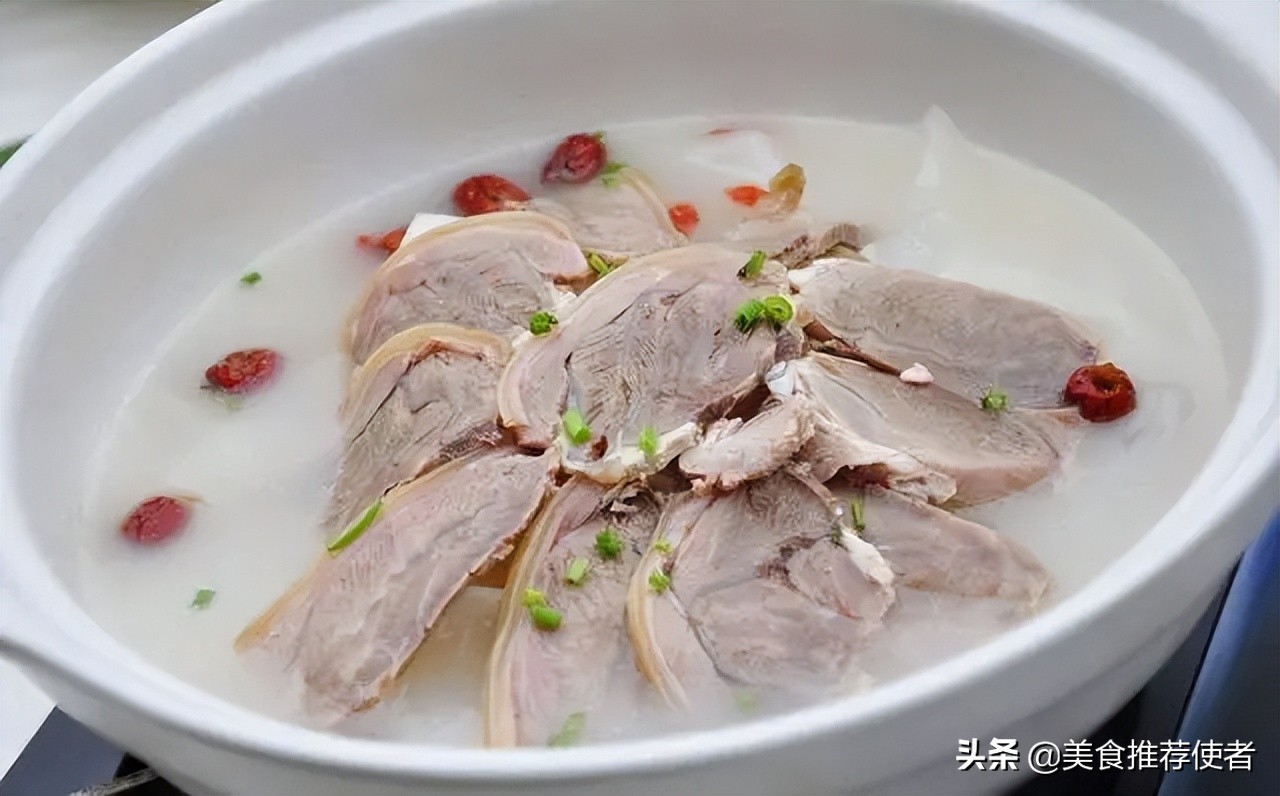 莲藕红枣花生核桃一起吃的功效,莲藕花生核桃香菇可以一起煲汤吗