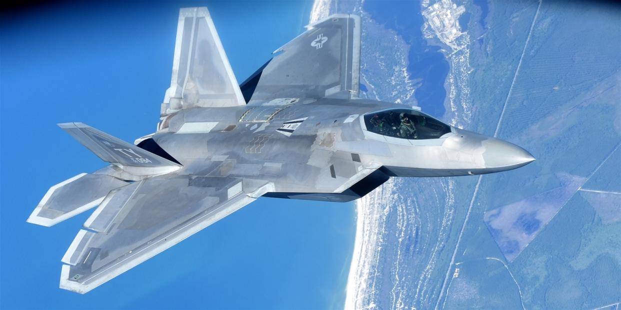 美国隐身轰炸机设计图,美国隐身飞机的研制过程