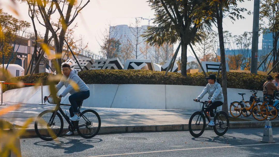 闄嗗啿杩愬姩瑙嗛,闄嗗啿楠戣